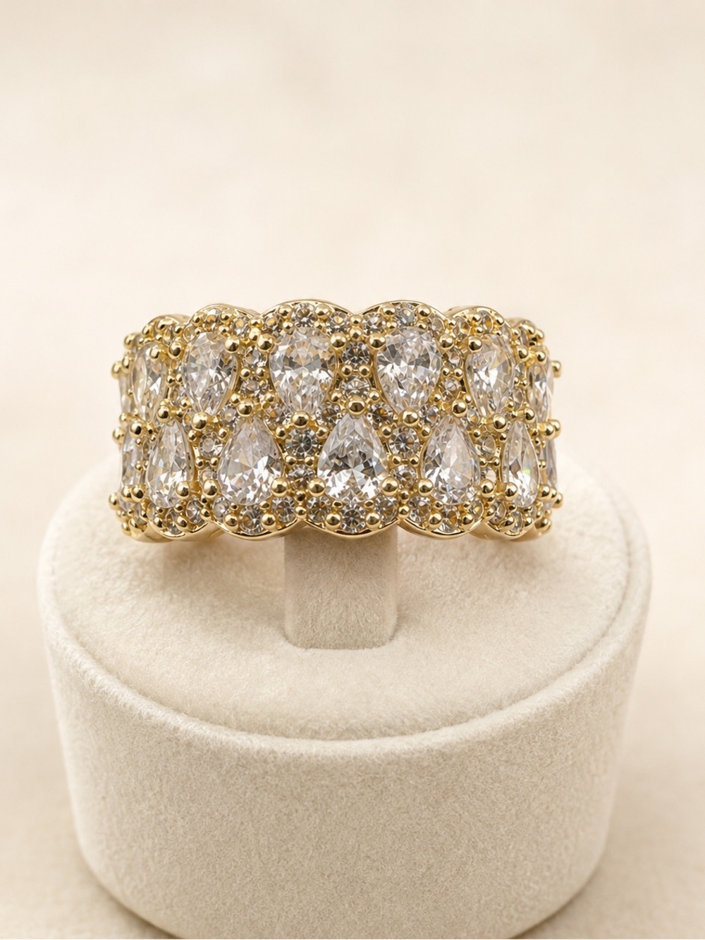 14k Pear Cut Band